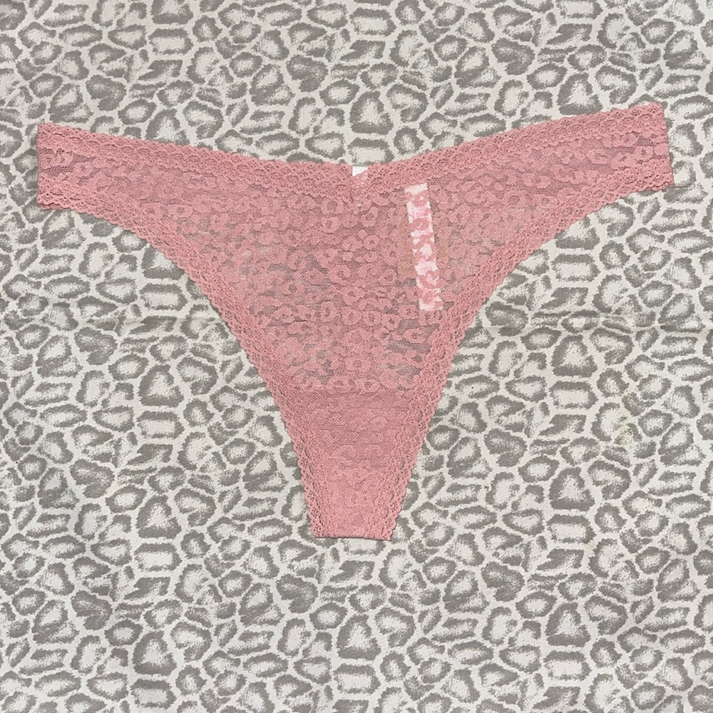 🌺 Pink Victoria secret thong underwear 🌺